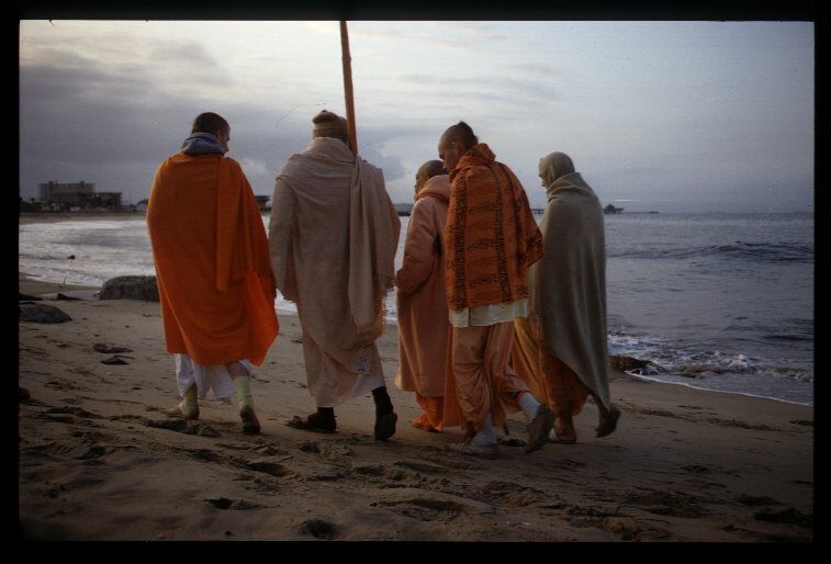 Сериал "Абхай Чаран" (18 частей) - история всей жизни Шрилы Прабхупады