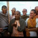 Он так старается!