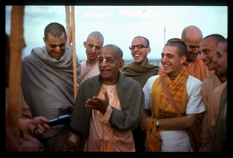 Он так старается!