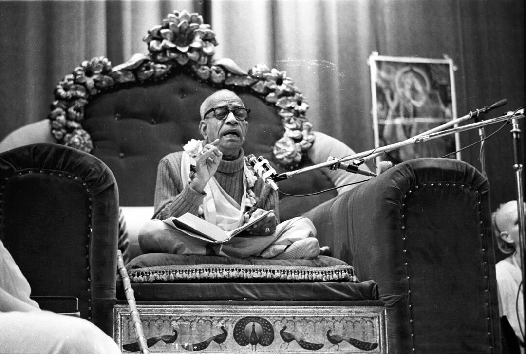 История про Шрилу Прабхупаду "Большой человек в маленькой вселенной"