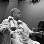 История о Шриле Прабхупаде "Как избавиться от материальной инфекции?"