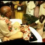 История про Шрилу Прабхупаду "Больше слушай этого свами"