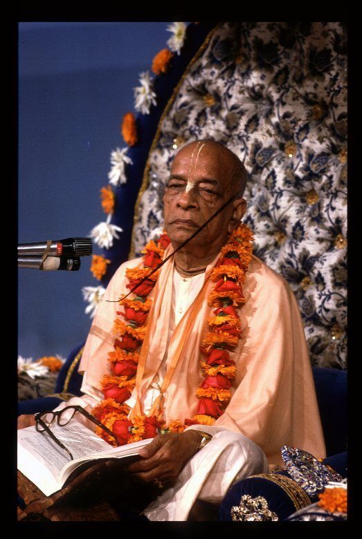 История про Шрилу Прабхупаду "Почему же теперь Ты гонишь меня отсюда?"