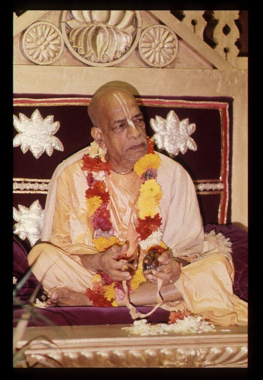 История "А давайте споем киртан?"