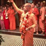 История про Шрилу Прабхупаду "Я пришел оттуда"